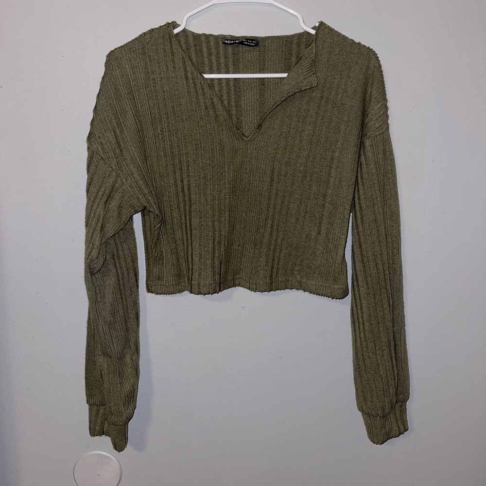 Green crop sweater
